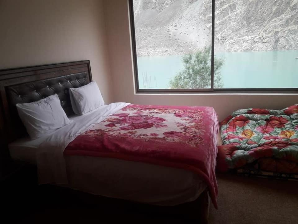 Eden Lake View Hotel Karimabad  Exterior photo